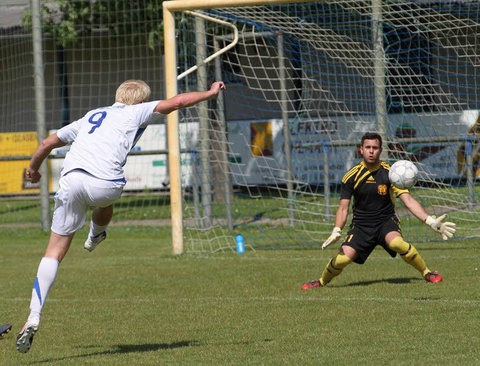 MZ HAL/SK-11.06.12: Bennstedt ist dicht vor dem Meister-Ziel